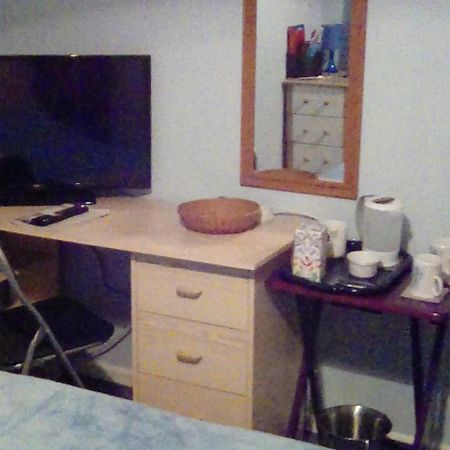 Bed & Breakfast Only - Not 24 Hour Lodging - Free Parking Truro Cornwall Exterior photo