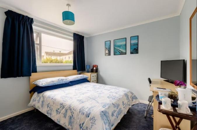 Bed & Breakfast Only - Not 24 Hour Lodging - Free Parking Truro Cornwall Exterior photo