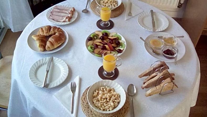 Bed & Breakfast Only - Not 24 Hour Lodging - Free Parking Truro Cornwall Exterior photo